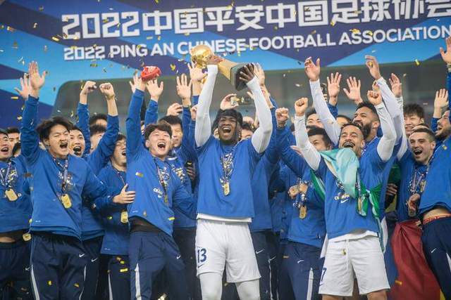 尤文为阿图尔估价2000万欧，考虑到他的年薪，他的下一站可能会是富有的英超联赛或者沙特联赛。